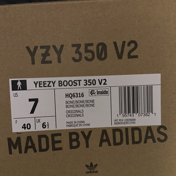 YEEZY 350 V2 BONE main image 5